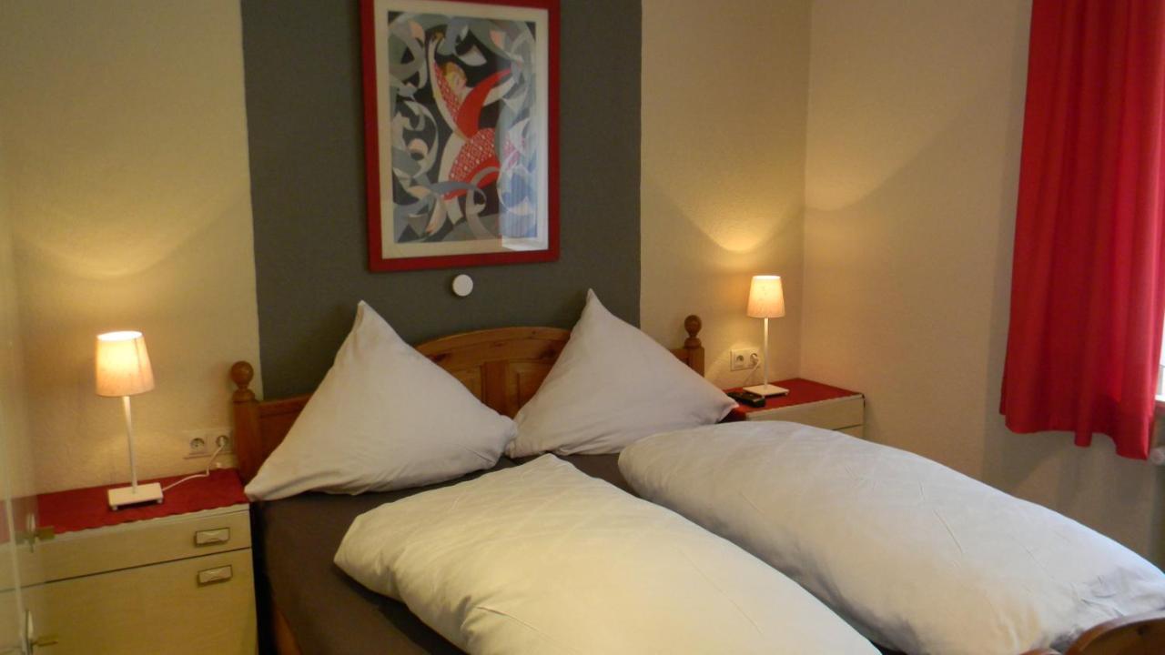 Gastehaus Am Calmont Bed & Breakfast Едигер-Елер Екстериор снимка