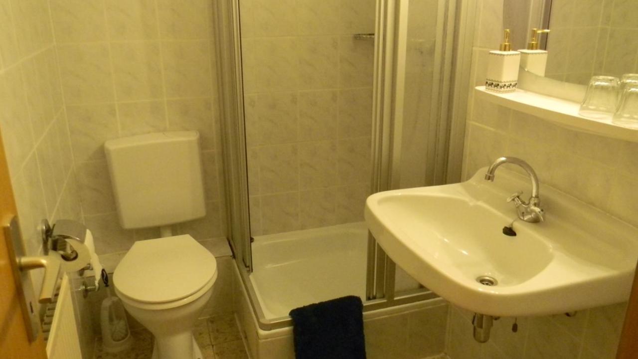 Gastehaus Am Calmont Bed & Breakfast Едигер-Елер Стая снимка