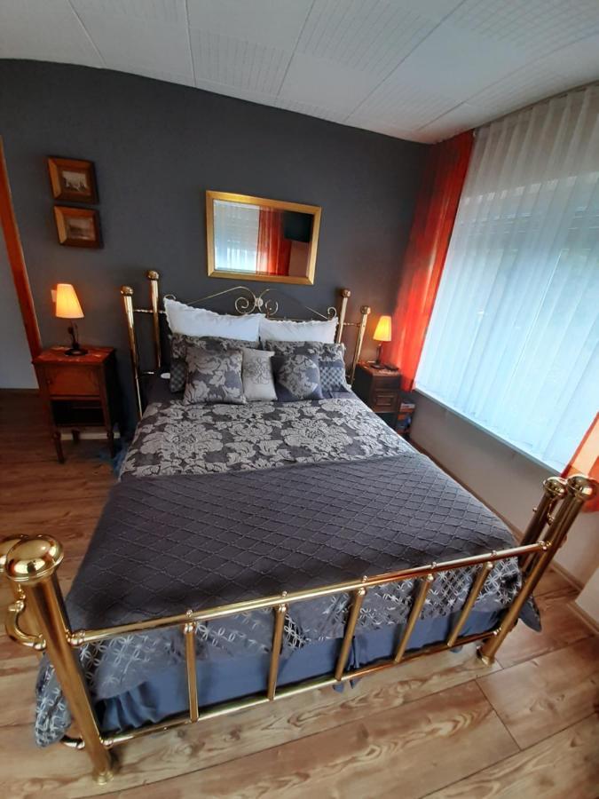 Gastehaus Am Calmont Bed & Breakfast Едигер-Елер Екстериор снимка